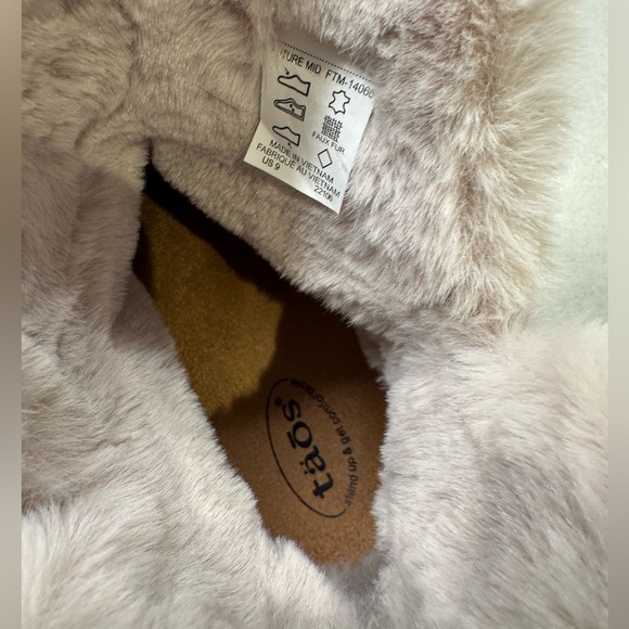 Taos Booties. Great condition. Only worn twice. - Picture 3 of 7